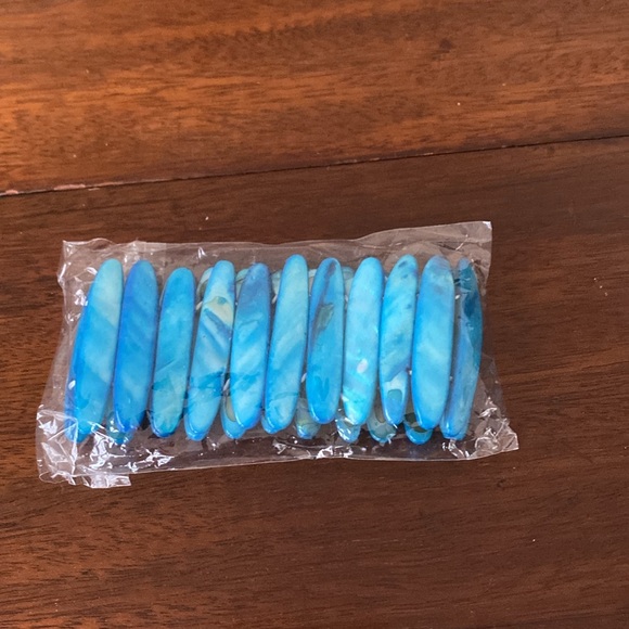 Mother of Pearl (seashells) Turquoise Blue Colored Stretch Bracket - Picture 7 of 7